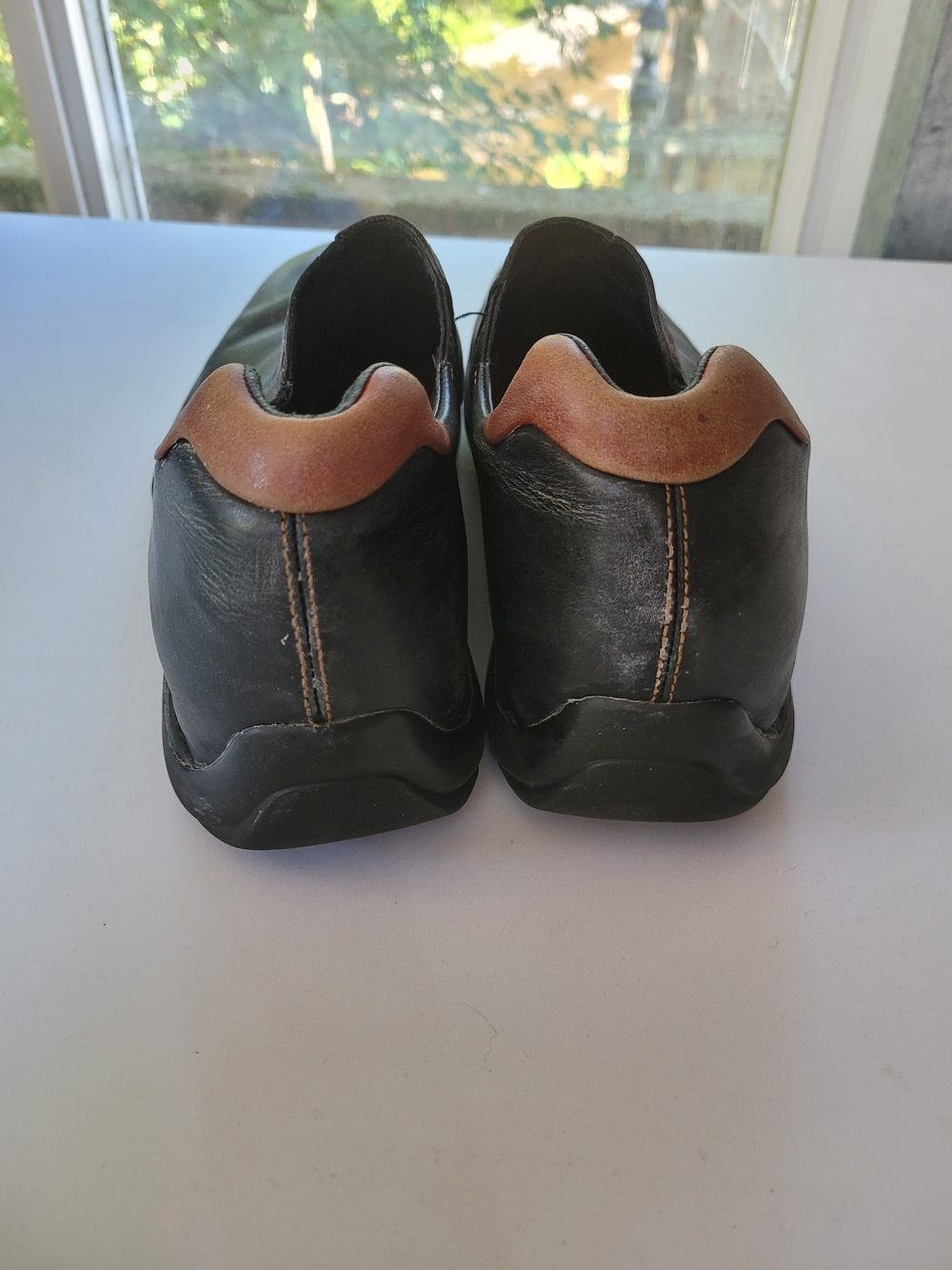 Cole Haan 10.5 Zeno Black Leather Slip-On Loafers with Brown Heel Accent - Picture 6 of 9